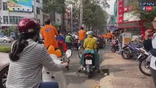 50 cặp đôi khuyết tật diễu hành bằng xe xích lô dạo quanh Sài Gòn