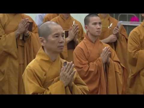 Đại chúng Thiền Tôn Phật Quang tụng kinh Bát Chánh Đạo